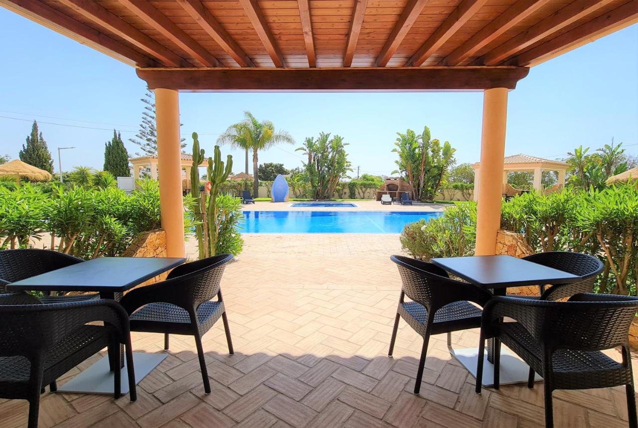 Atalaia Sol Aparthotel - Tennis & Heated Pool In Winter Lagos Dış mekan fotoğraf