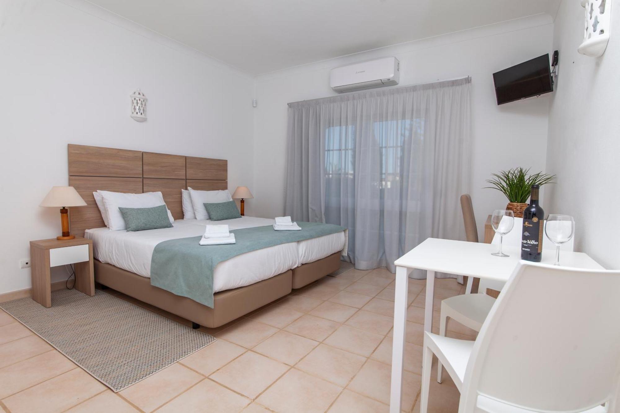 Atalaia Sol Aparthotel - Tennis & Heated Pool In Winter Lagos Dış mekan fotoğraf