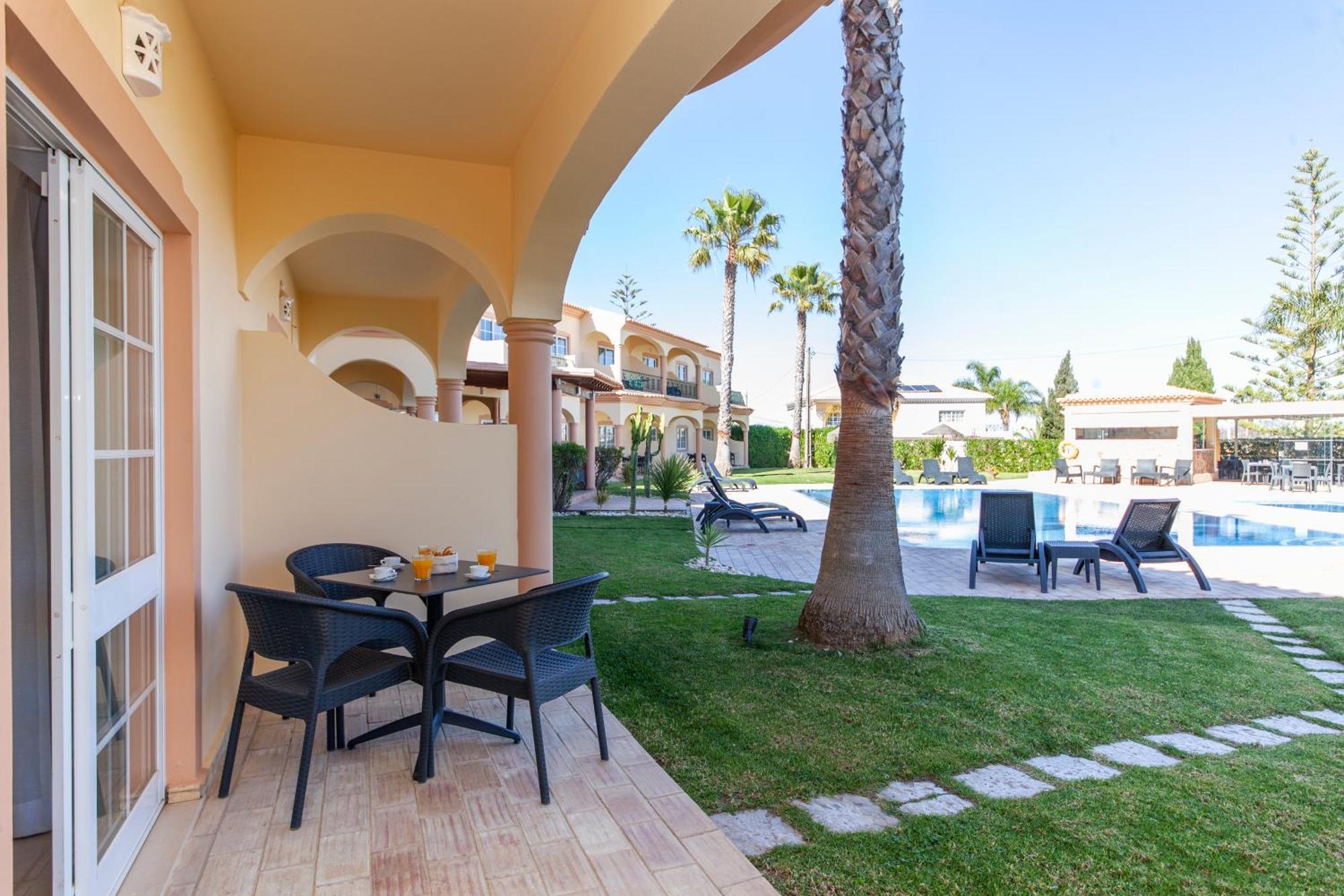 Atalaia Sol Aparthotel - Tennis & Heated Pool In Winter Lagos Dış mekan fotoğraf